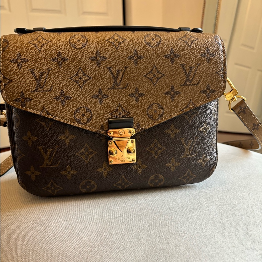 Louis Vuitton Pochette Metis